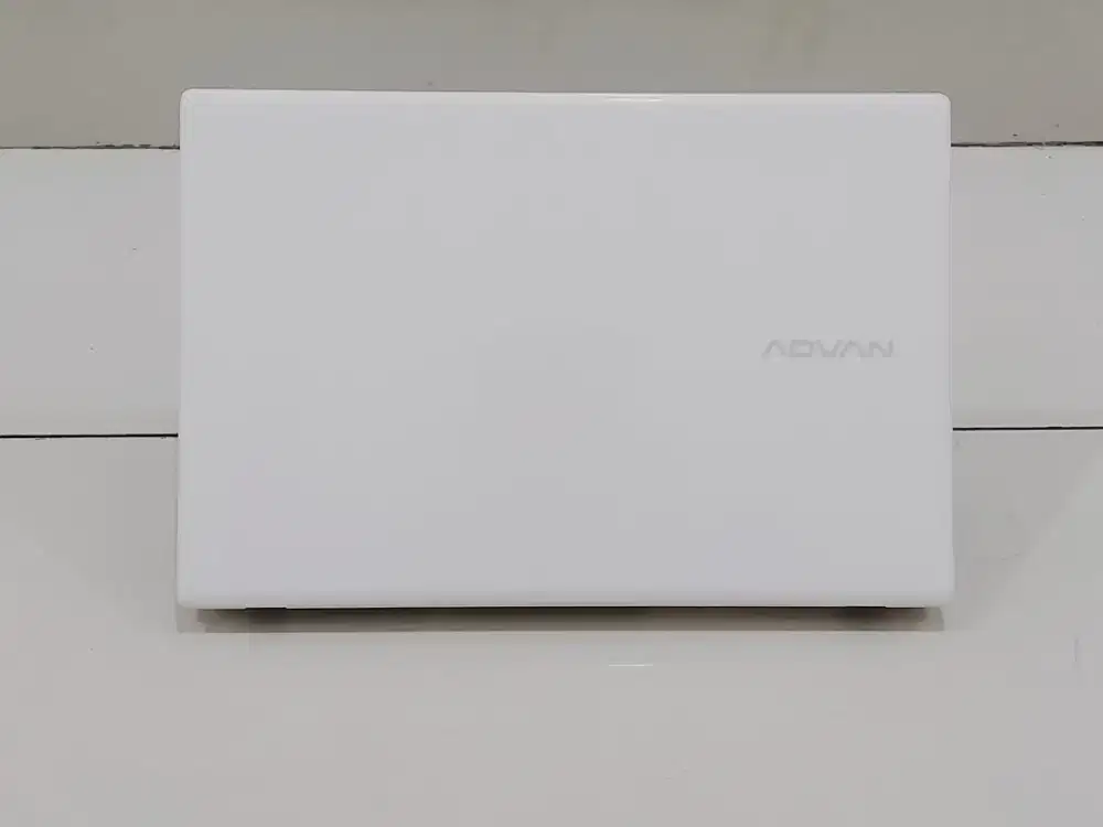 Laptop  ADVAN Soulmate X AMD Athlon RAM 8/SSD 128 GB LikeNew Gurihh