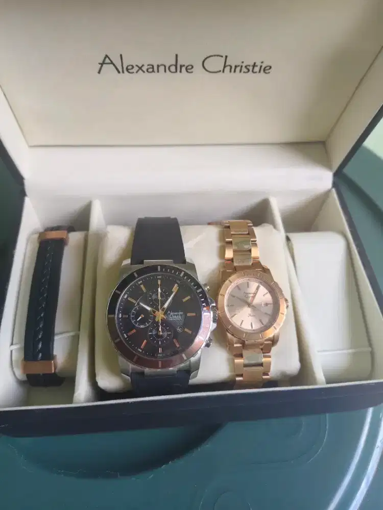 Jam Couple Alexandre Christie