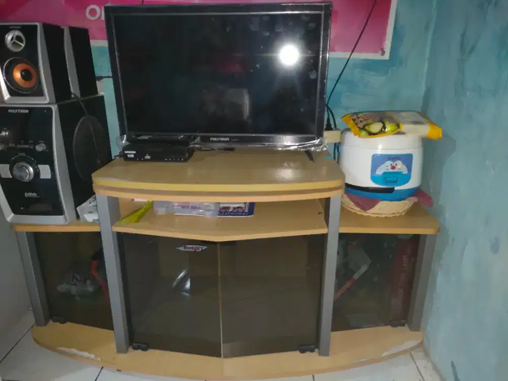 Dijual bifet tv & tv Polytron 24in & speaker Polytron