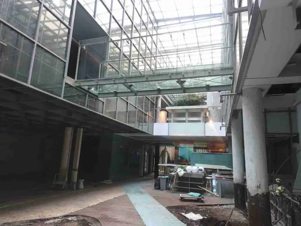DISEWAKAN GEDUNG MAINROAD DAGO Jl DJUANDA LOKASI PREMIUM