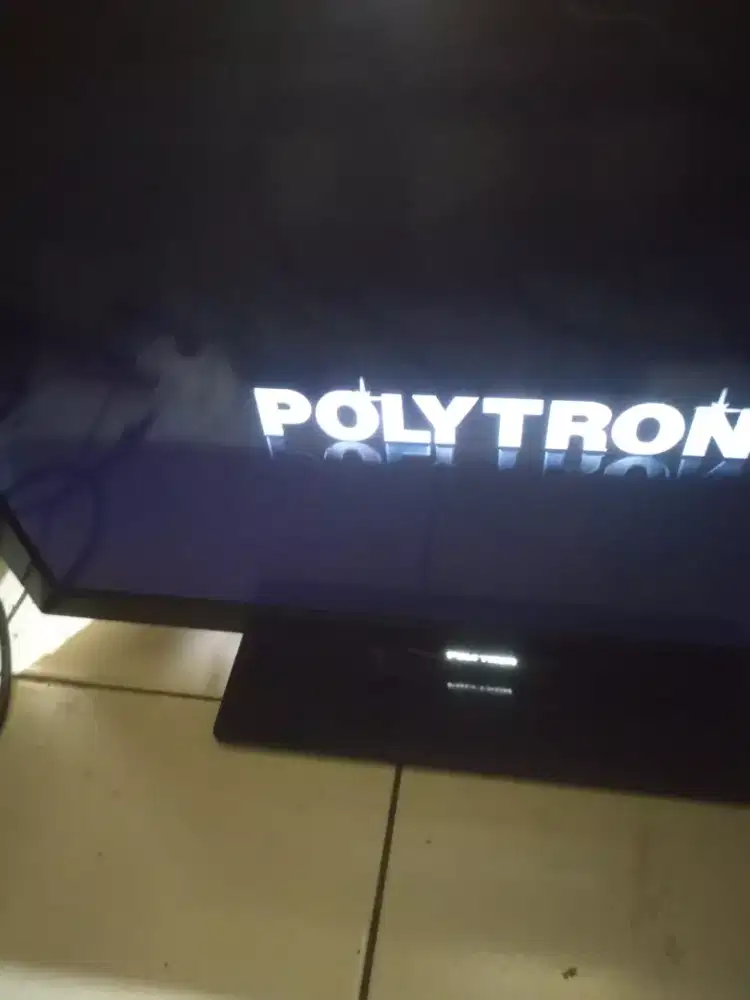 TV LED POLYTRON 24IN