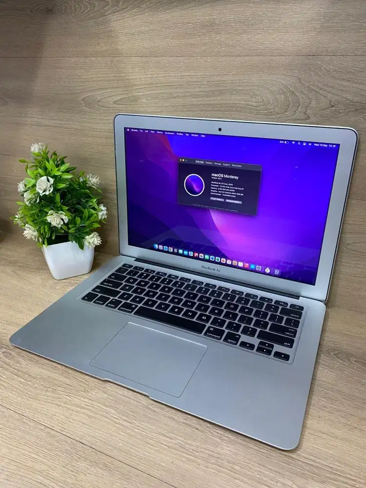 MacBook Air 13-inch Ci5 / 8GB /128GB 2017