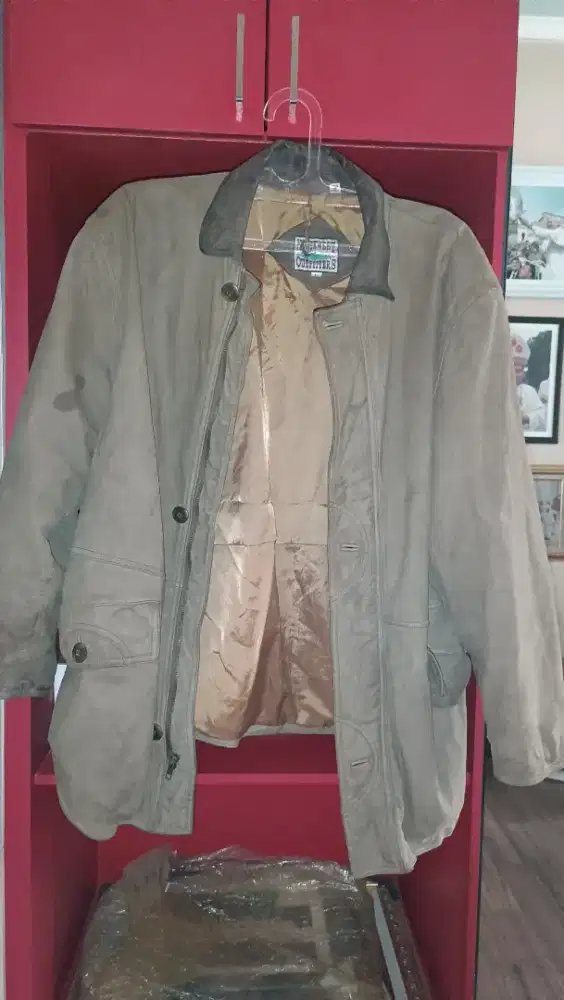 Jaket cowok bahan suede coklat muda