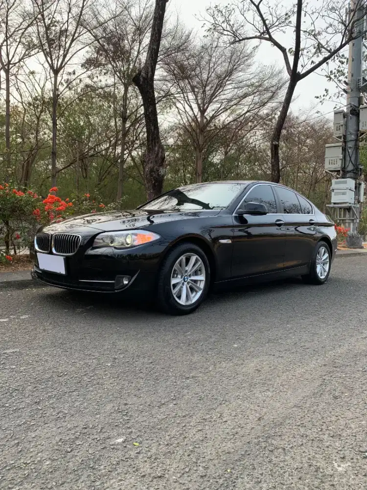 LOW KM 18RB BMW 520I 2.0 AT SUNROOF 2013