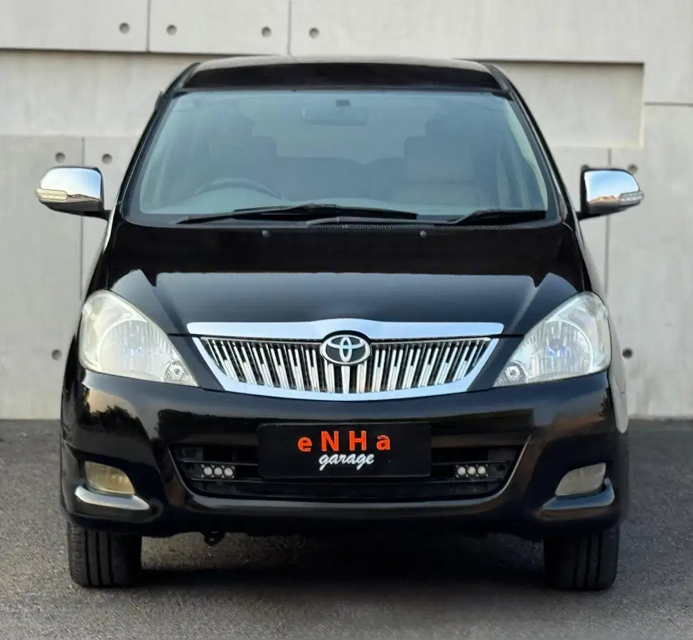 Toyota Kijang Innova G 2.0 bensin matic 2011 istimewa..