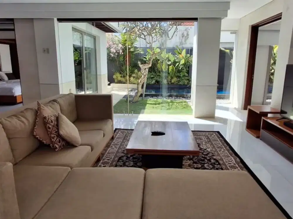 Villa 3 Bedroom For Rent Walk in ke Kedonganan Jimbaran