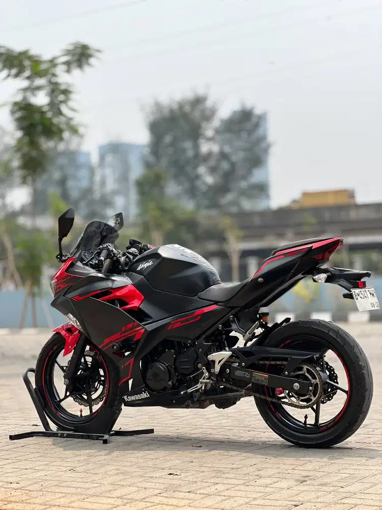 KAWASAKI NEW NINJA 250 FI ABS SE 2018 MERAH LOW KM PAJAK ON FULL MULUS