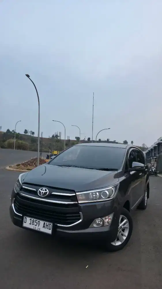 Innova Reborn V 2018 M/T Diesel (Tv Consule)