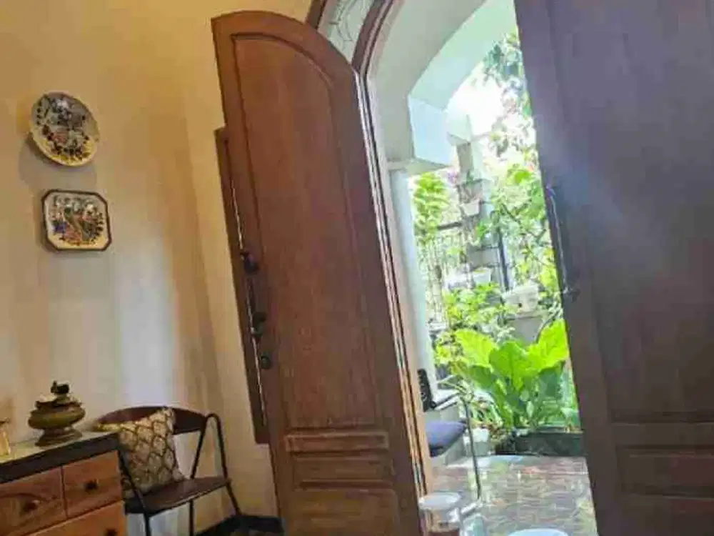 rumah sangat kokoh hanya 100 m dari jalan raya sengkaling dekat kampus UNMUH dan arah batu. depan rumah berupa taman fasum