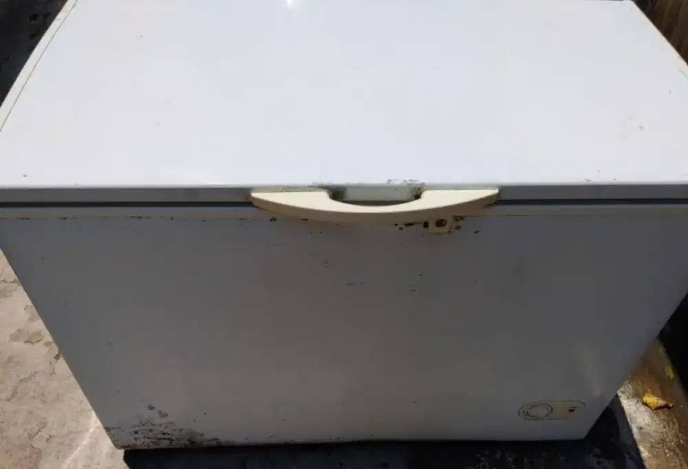 Freezer box sharp