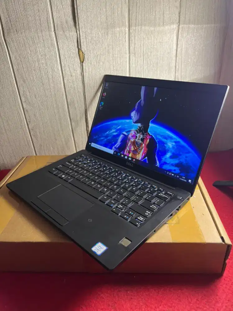 DELL LATITUDE 7390 CORE i7 GEN 8 RAM 8GB SSD 128GB