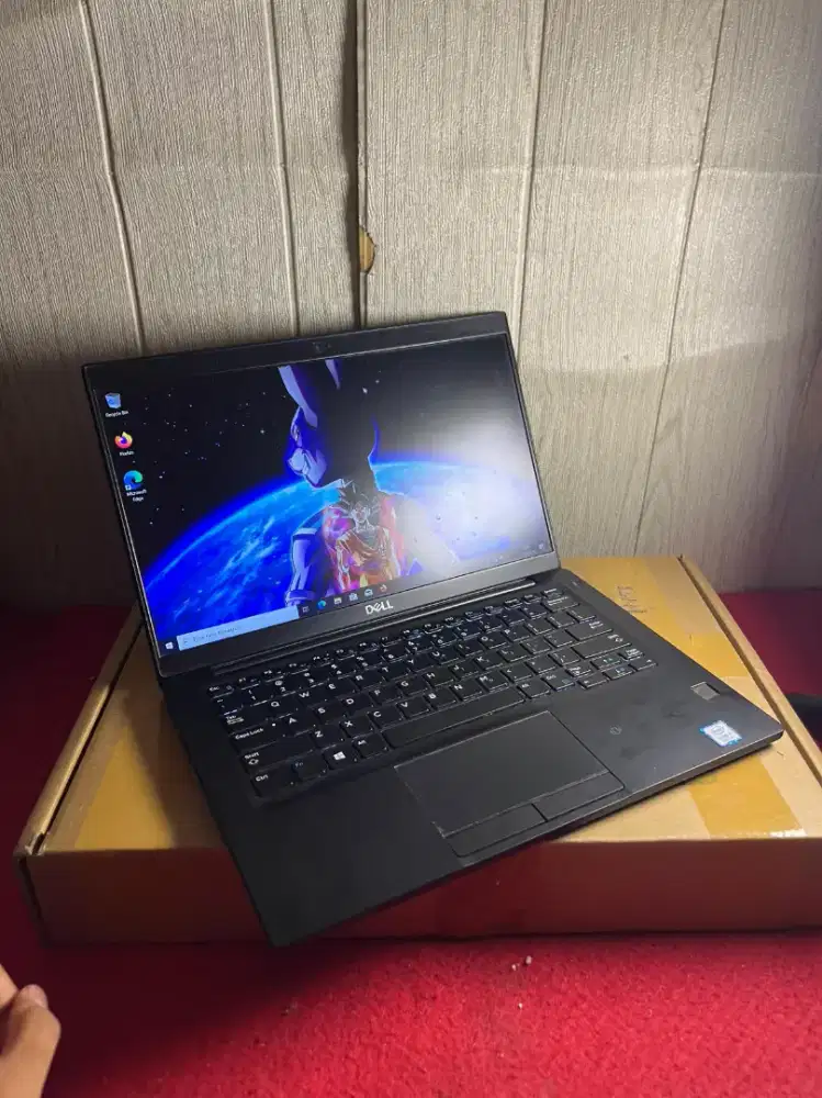DELL LATITUDE 7390 CORE i7 GEN 8 RAM 8GB SSD 128GB