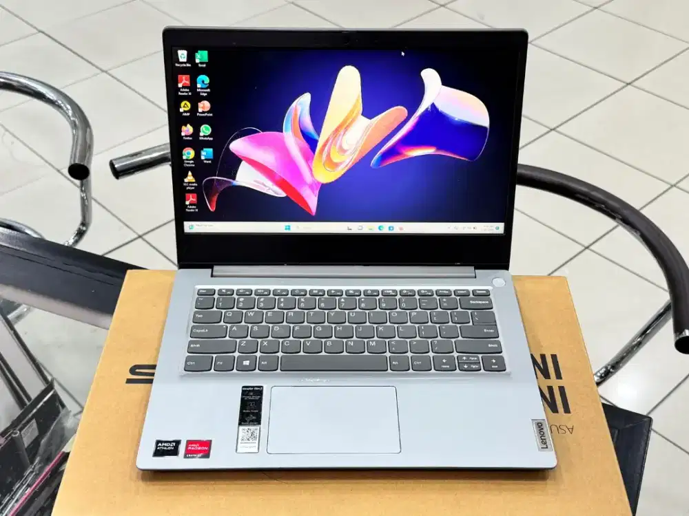LENOVO ideapad slim 3 81W0 AMD 3020e ram 4GB SSD 512GB