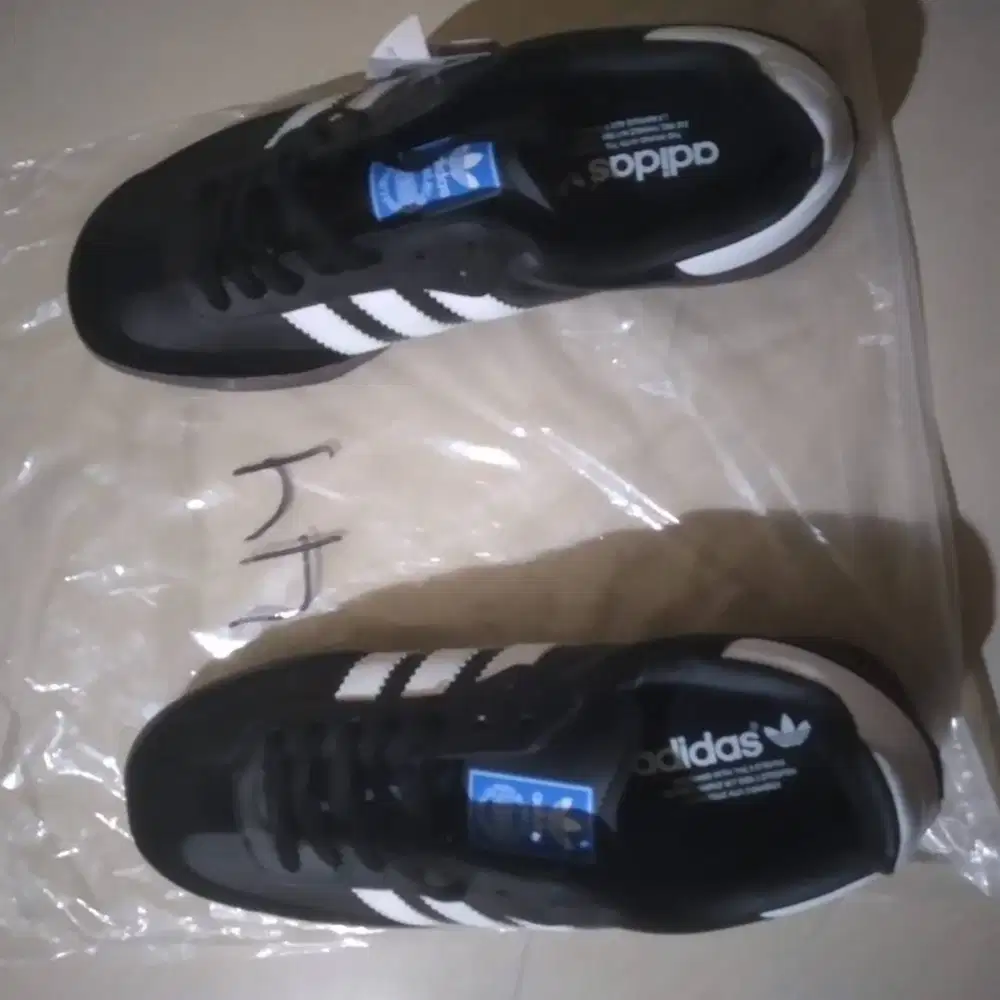 Adidas samba hitam