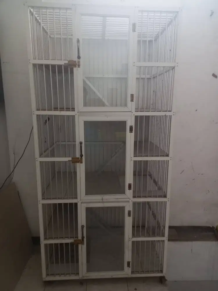 Kandang kucing aluminium 3 tingkat
