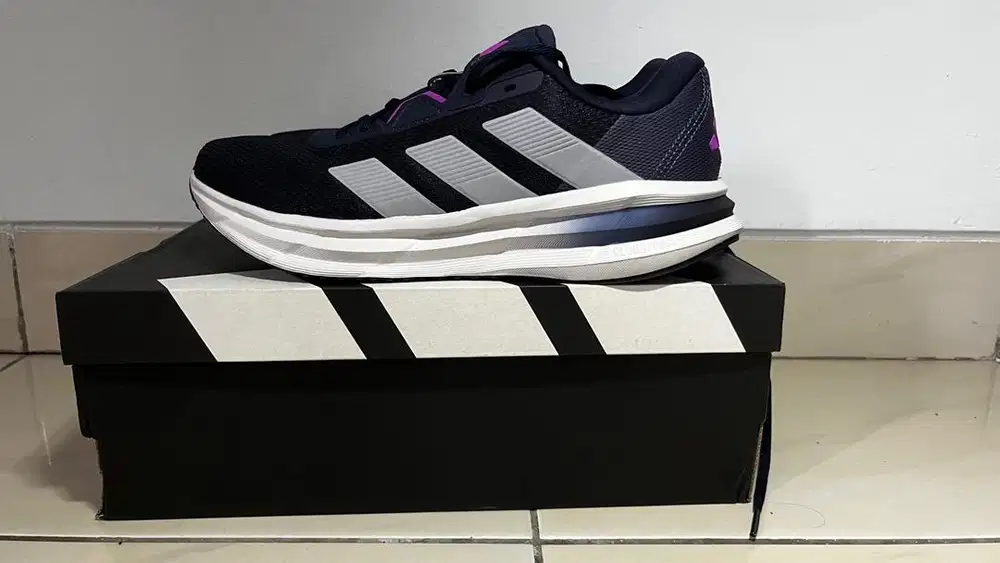 Sepatu Lari Adidas Galaxy Run 7 size 43