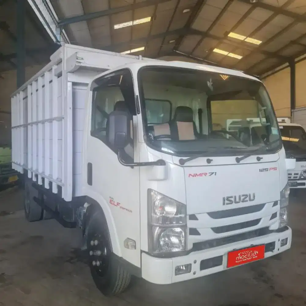 Truk Isuzu NMR 71 T SD Bak Kayu (2021)