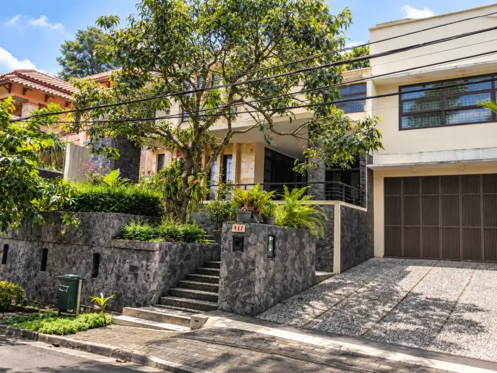 Rumah Mewah Gerlong Kulon Bandung Lingkungan Nyaman & Eksklusif
