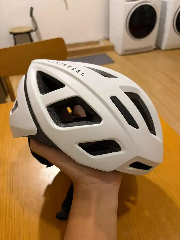helm sepeda van rysel decathlon