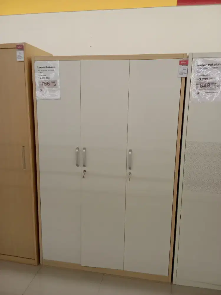 Promo lemari pakaian ( plat besi )