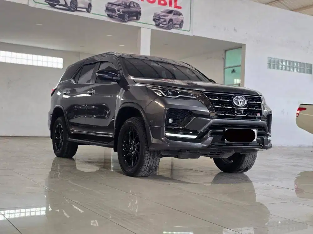 Toyota Fortuner 2.8 VRZ GR Sport Diesel AT Matic 2024