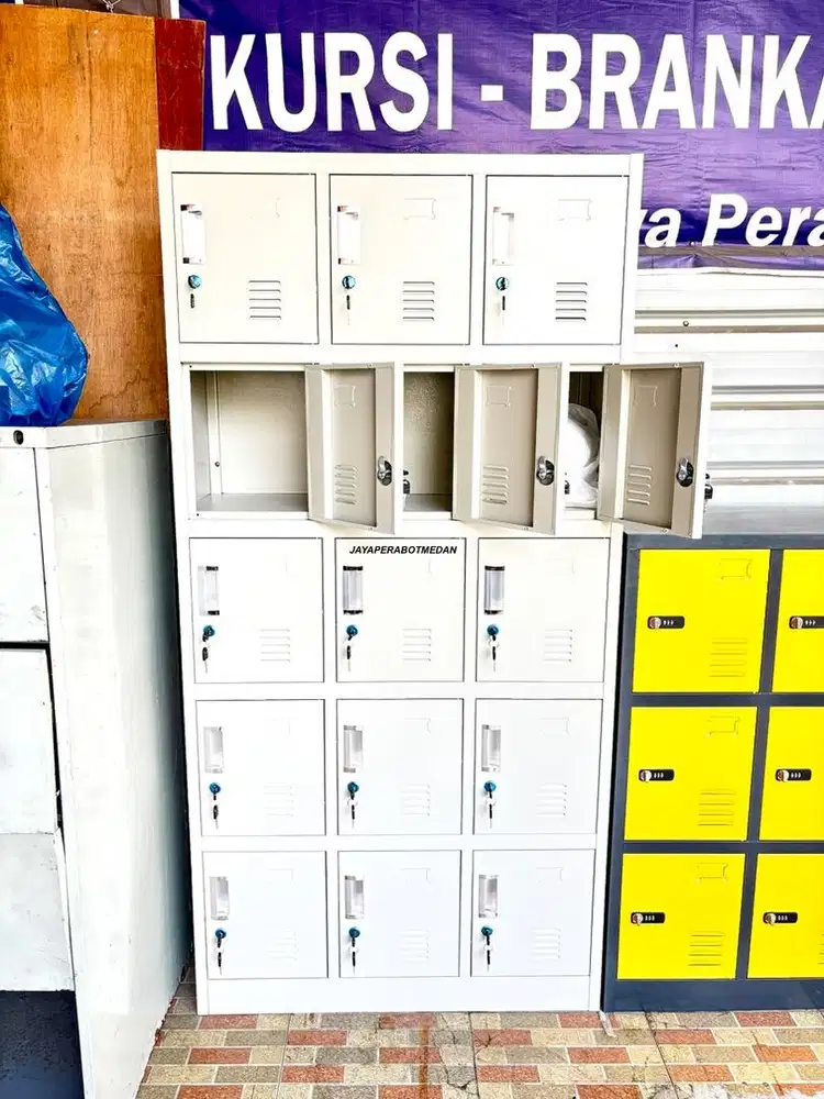LOCKER BESI 15 PINTU