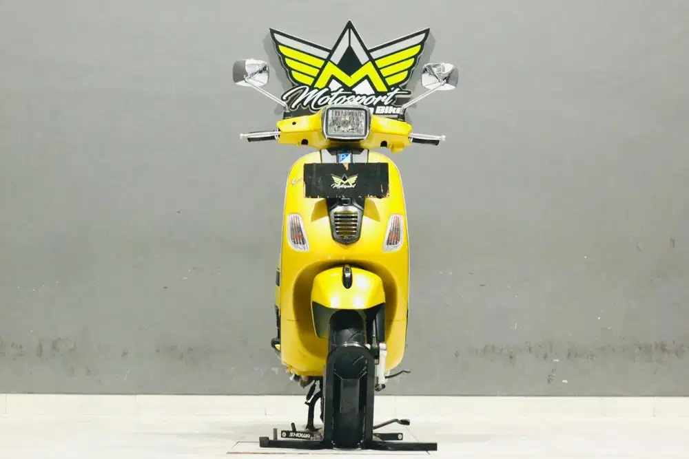 Piaggio vespa S 125 3V like new vespa sprint primavera GTS 150