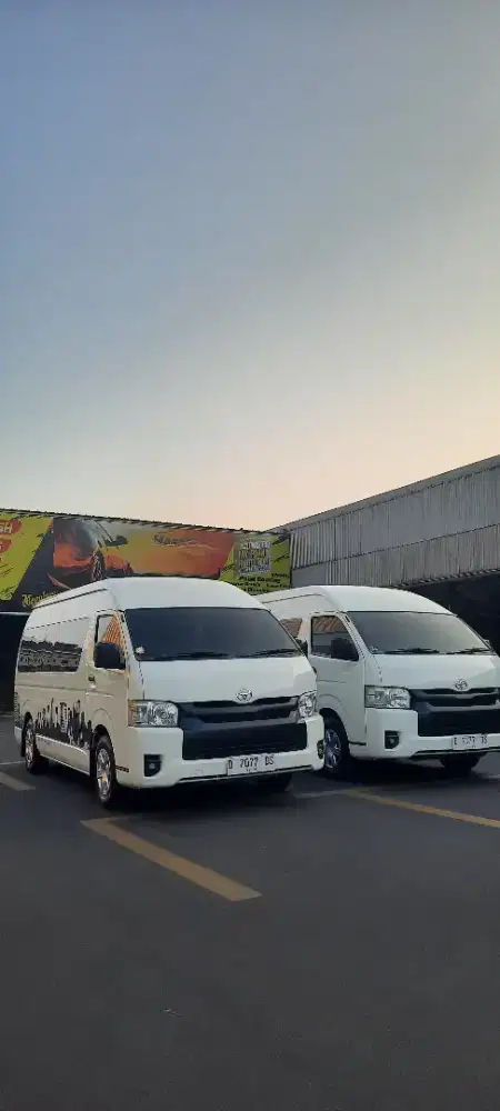 Sewa toyota hiace 14 seat ...