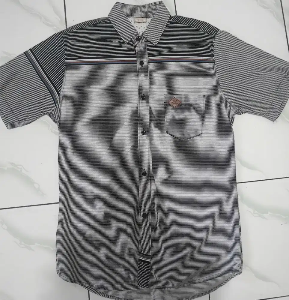 Kemeja Salur Arizona