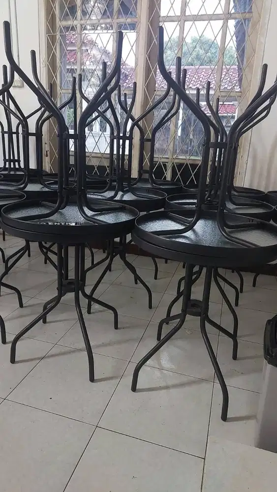 Meja Lingkaran Besi ukuran 23 x 23 x 27