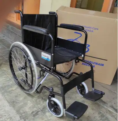 Kursi roda Standar jari Black kokoh