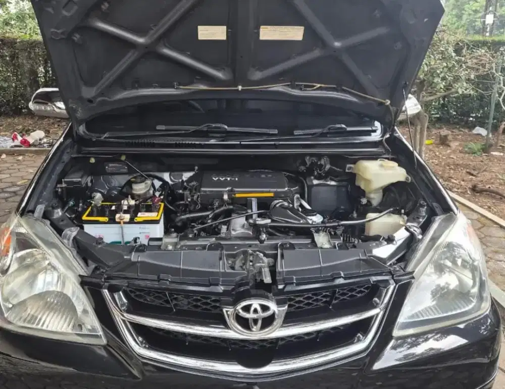 TOYOTA AVANZA 2010, AT AUTOMATIC
