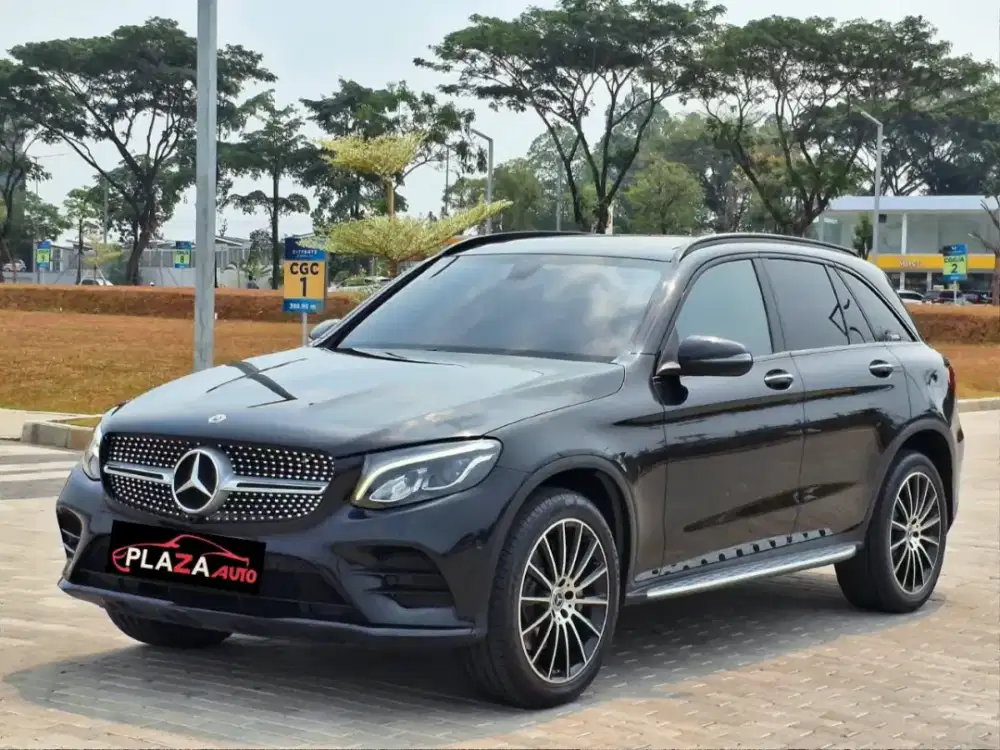 Mercedes Benz 2019
GLC200 AMG night edition 2.0 Automatic