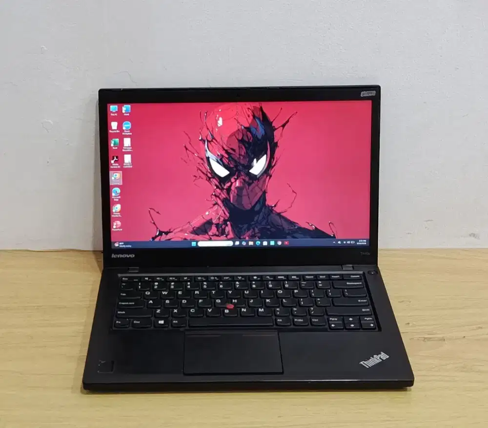 Laptop Lenovo Thinkpad T440s/  Intel i5-4300U/ RAM 8GB/ HDD 500 GB
