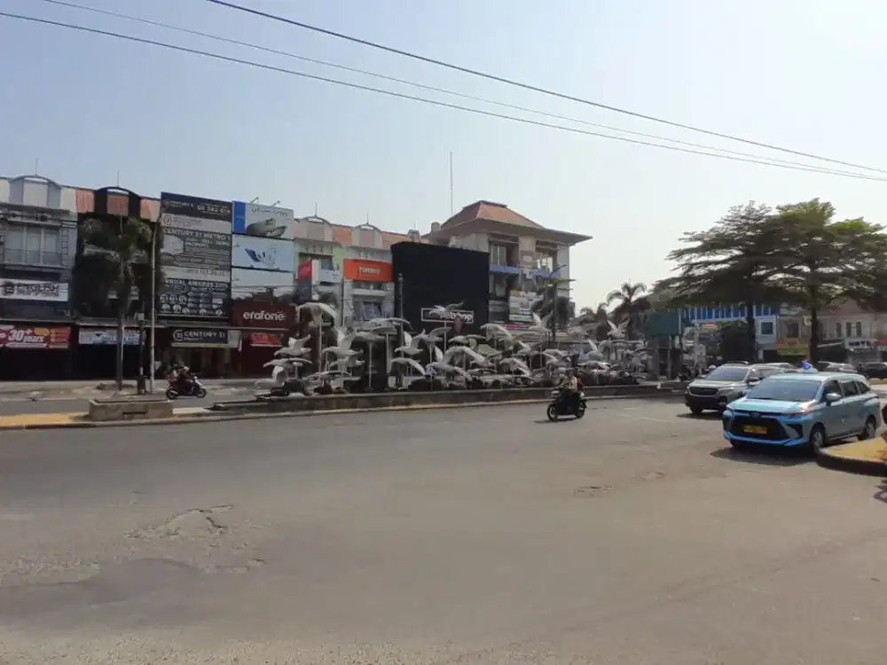 Ruko Hoek Beserta Usaha di Lokasi Premium Harapan Indah Bekasi, LT 183 m²