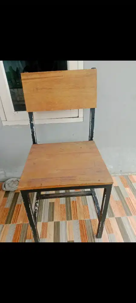Kursi besi kuat