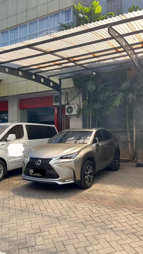 Lexus nx200t f-sport 4x2 A/T