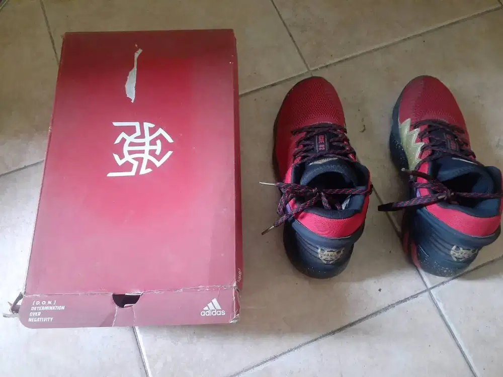 Sepatu Basket Pria 10,5 ADIDAS DONOVAN