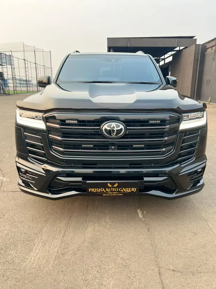 Toyota Land Cruiser 300 VX-R 4x4 AT 2024