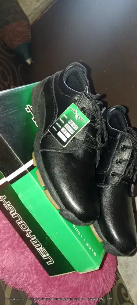 DiJual Sepatu Like New Merk HANDYMEN