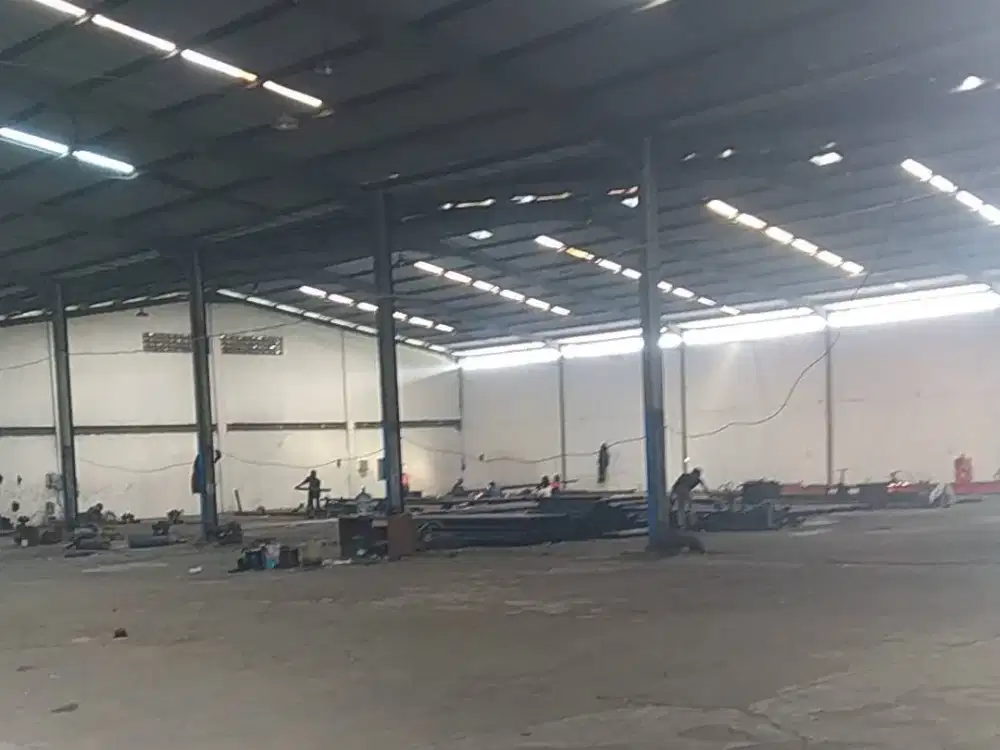 Jual Gudang Bawah Pasar Ex Pabrik Luas Bagus Strategis Dekat Gate Toll Hadap Timur di Gedebage Bandung