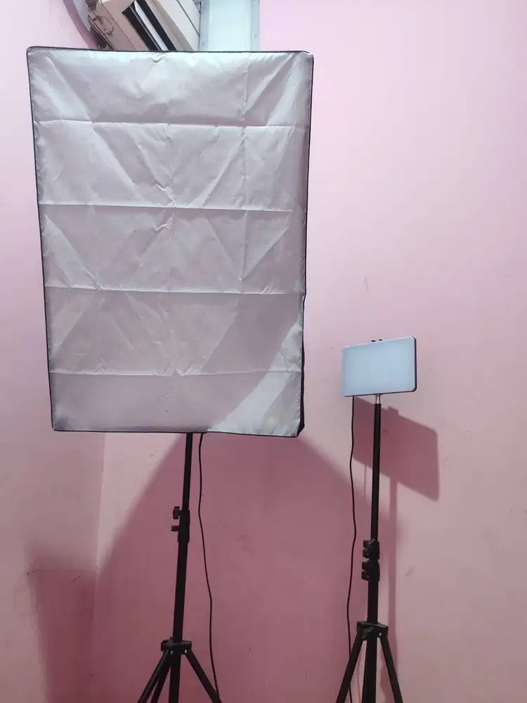 LAMPU CONTENT CREATOR