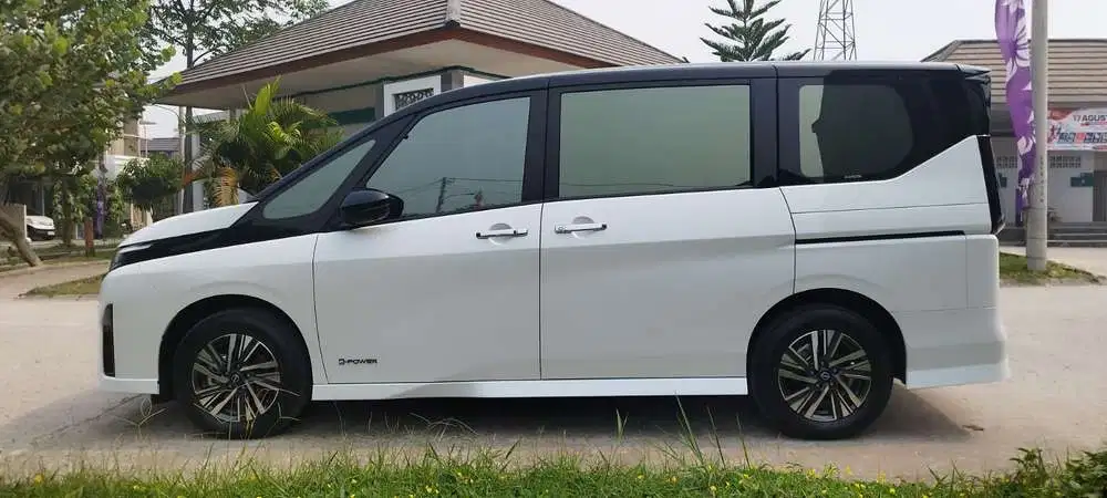 Nissan Serena 2025 Bensin