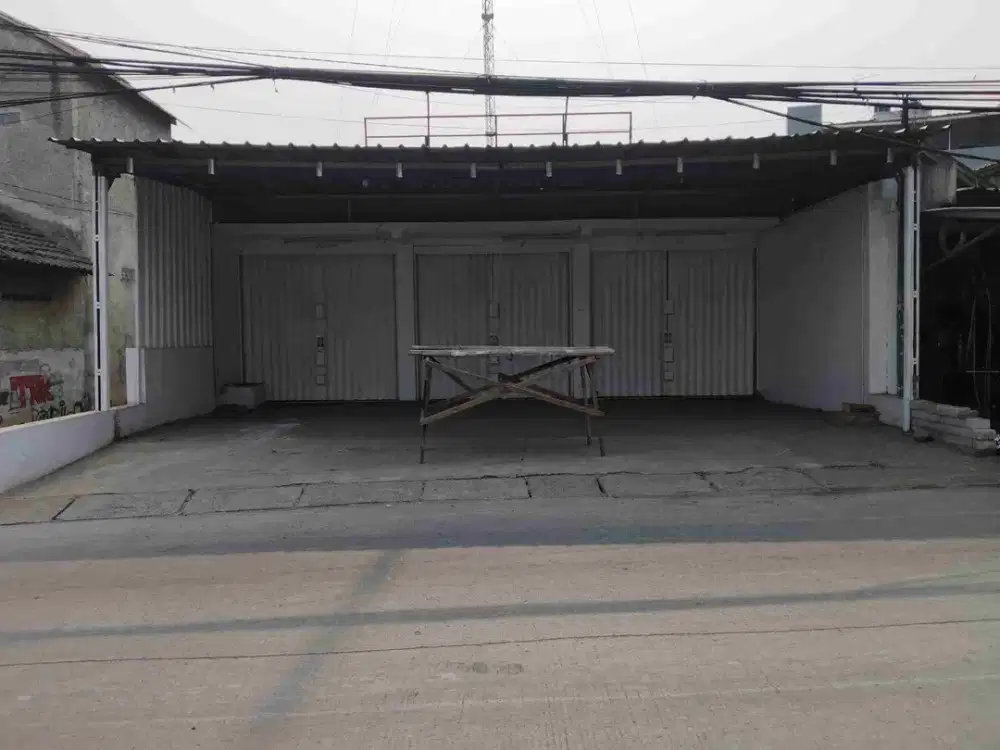 Dijual tanah dan bangunan ex indomart di Jl ry  legok