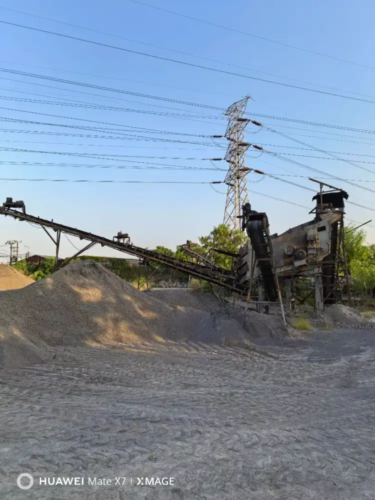 Mesin pemecah batu stone crusher plan batu bara jaw ayakan konveyor