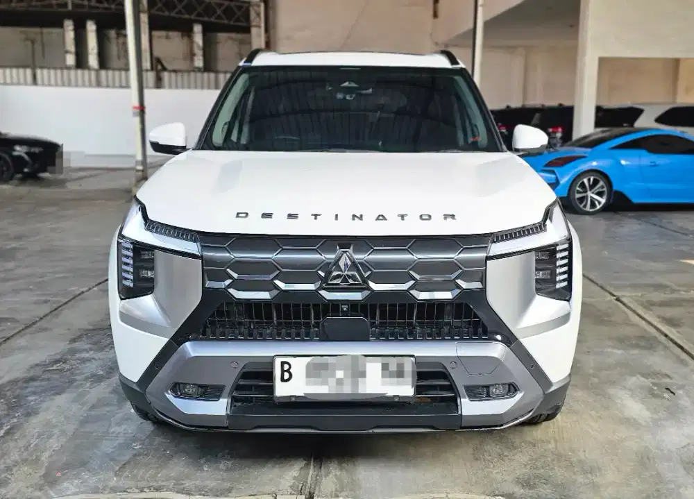 Baru 14rb Km Mitsubishi Destinator Ultimate Premium AT 2025 Putih Gres