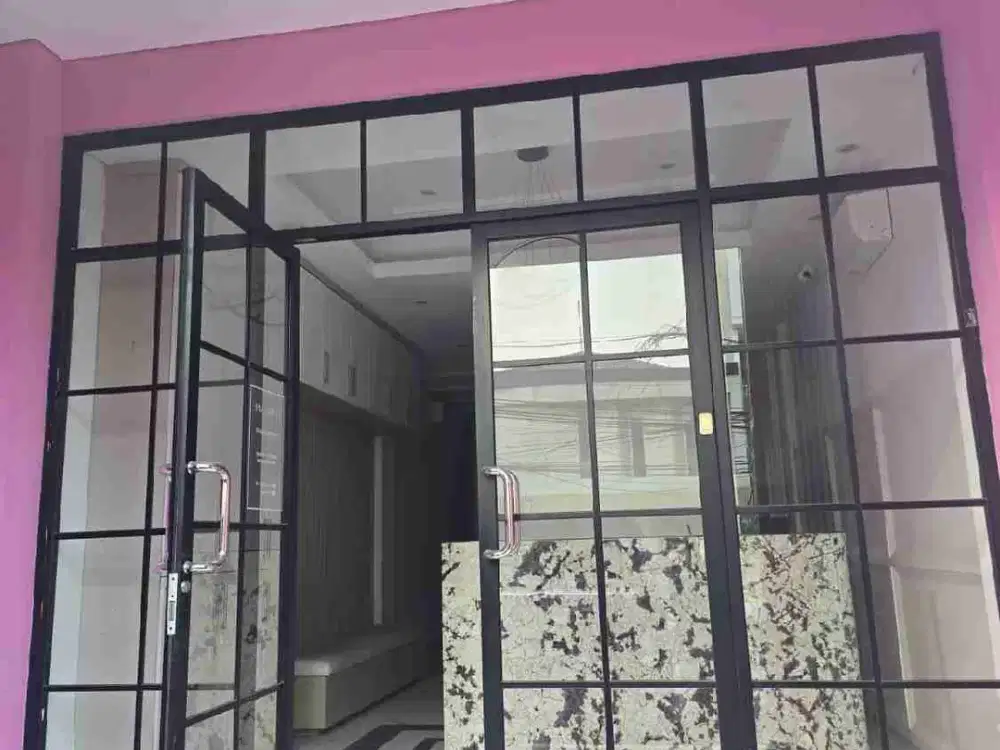 Sewa Ruko Pluit 4 Lantai Semi Furnished