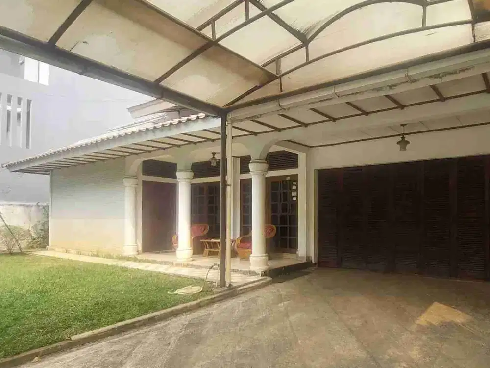 Rumah lama, lokasi aman, tenang, exclusife