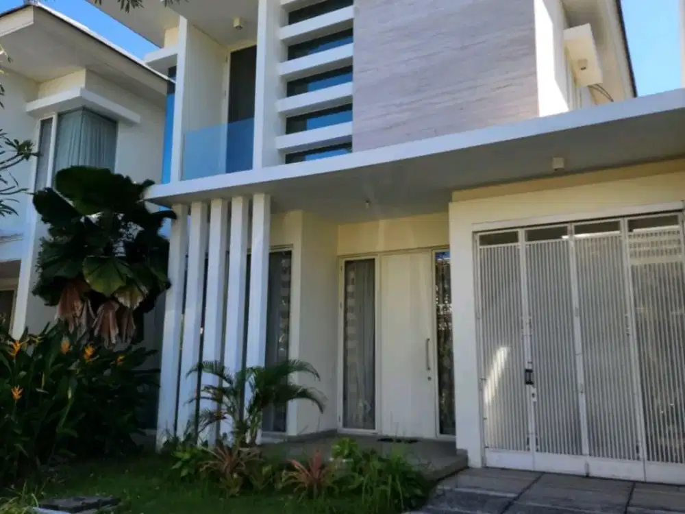 Disewakan Rumah 2 lantai di The Mansion Pakuwon Indah Surabaya