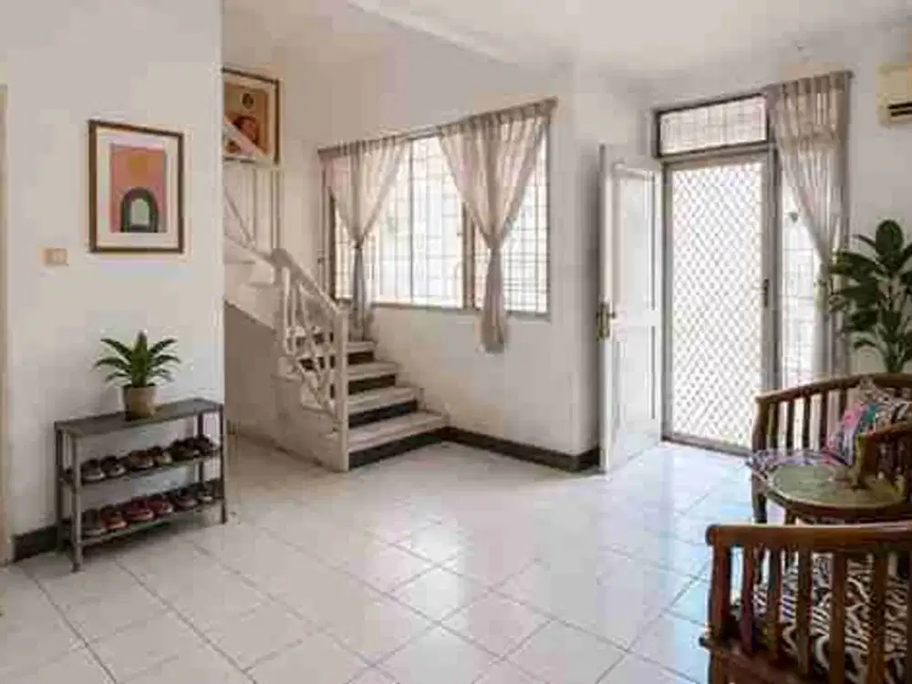 Jual Rumah 2,5 Lantai Griya Mas Srengseng